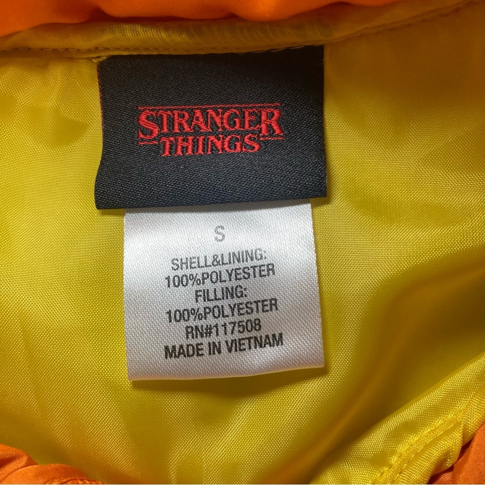 Stranger Things Vest Puffer Vintage/Retro Style Jacket Small - Picture 2 of 10